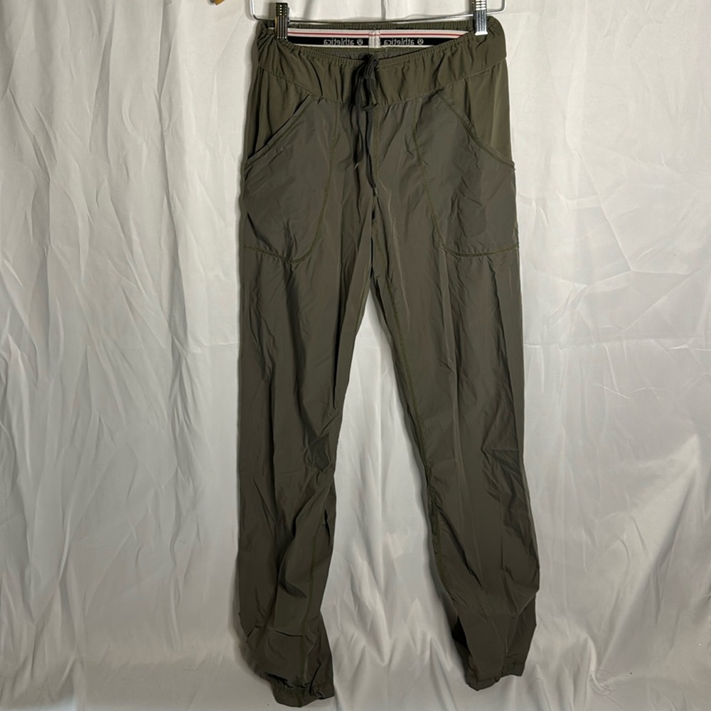 Lululemon Athletic Pants, size M